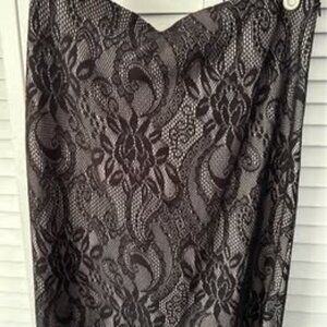 Women’s lace skirt size 6P Ann Taylor